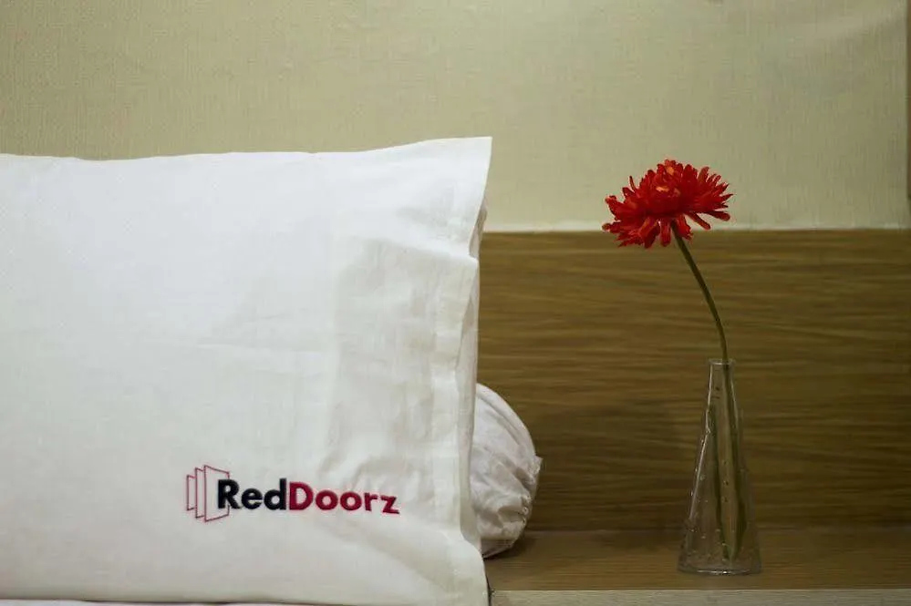 Hotel Reddoorz Plus Near Lippo Mall Kuta Kuta