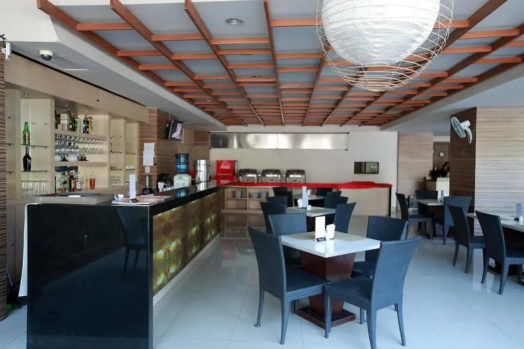 Hotel Reddoorz Plus Near Lippo Mall Kuta Kuta